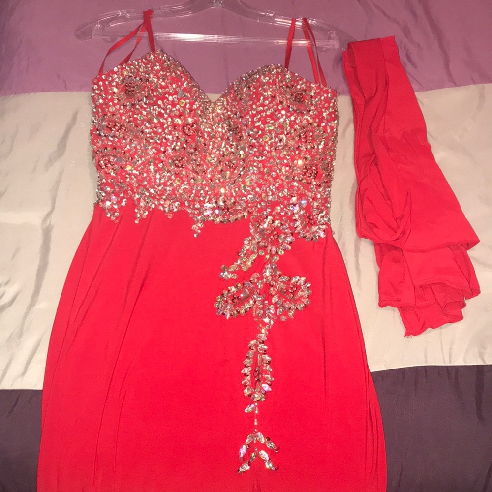 Strapless red prom dress 💋